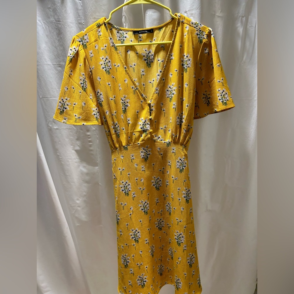 Tie dress.